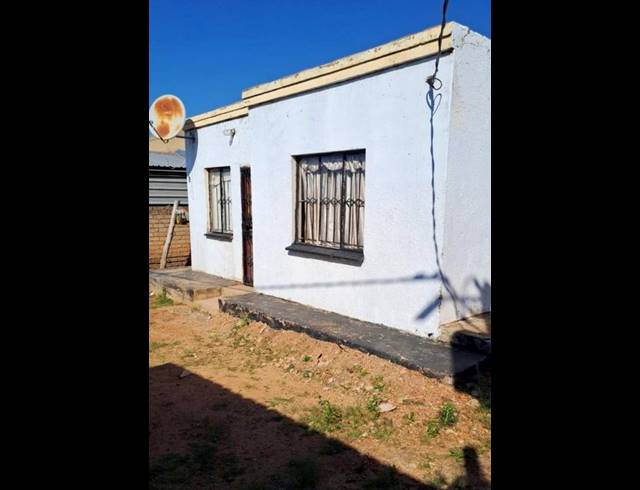 4 BEDROOM HOUSE FOR SALE IN VLAKFONTEIN